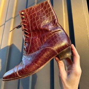 Kenneth Cole Vintage Embossed Brown Croc Lace Up Booties